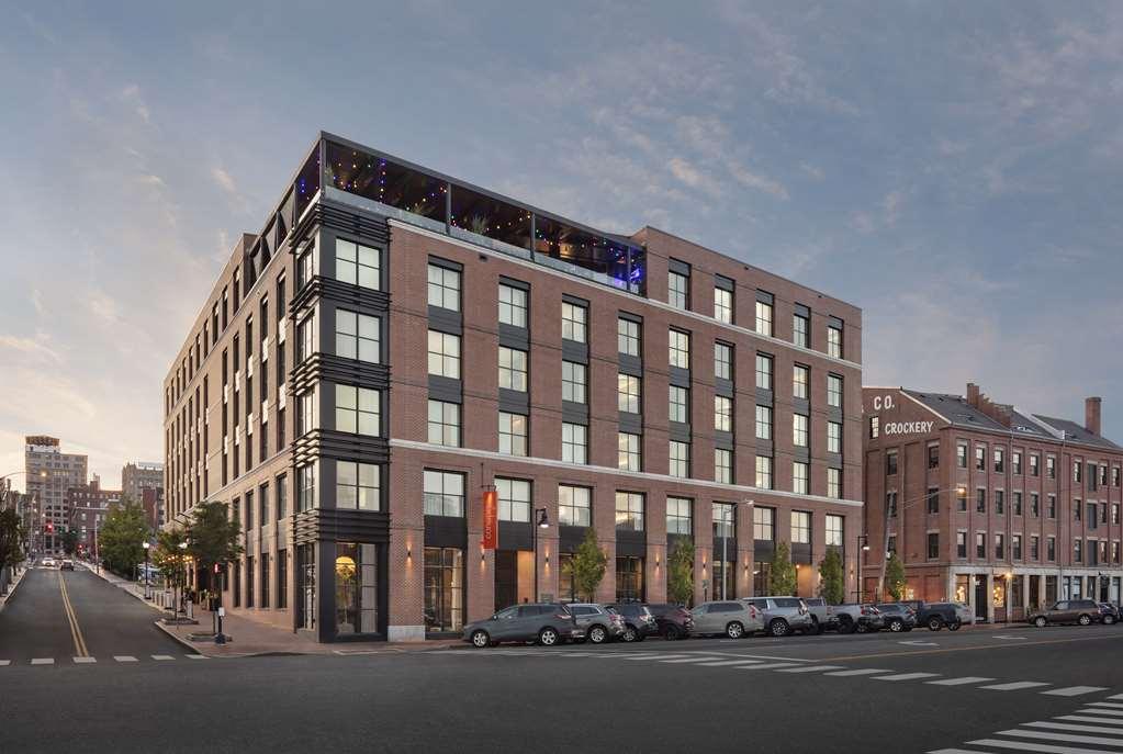 Canopy By Hilton Portland Waterfront Hotel Exterior photo